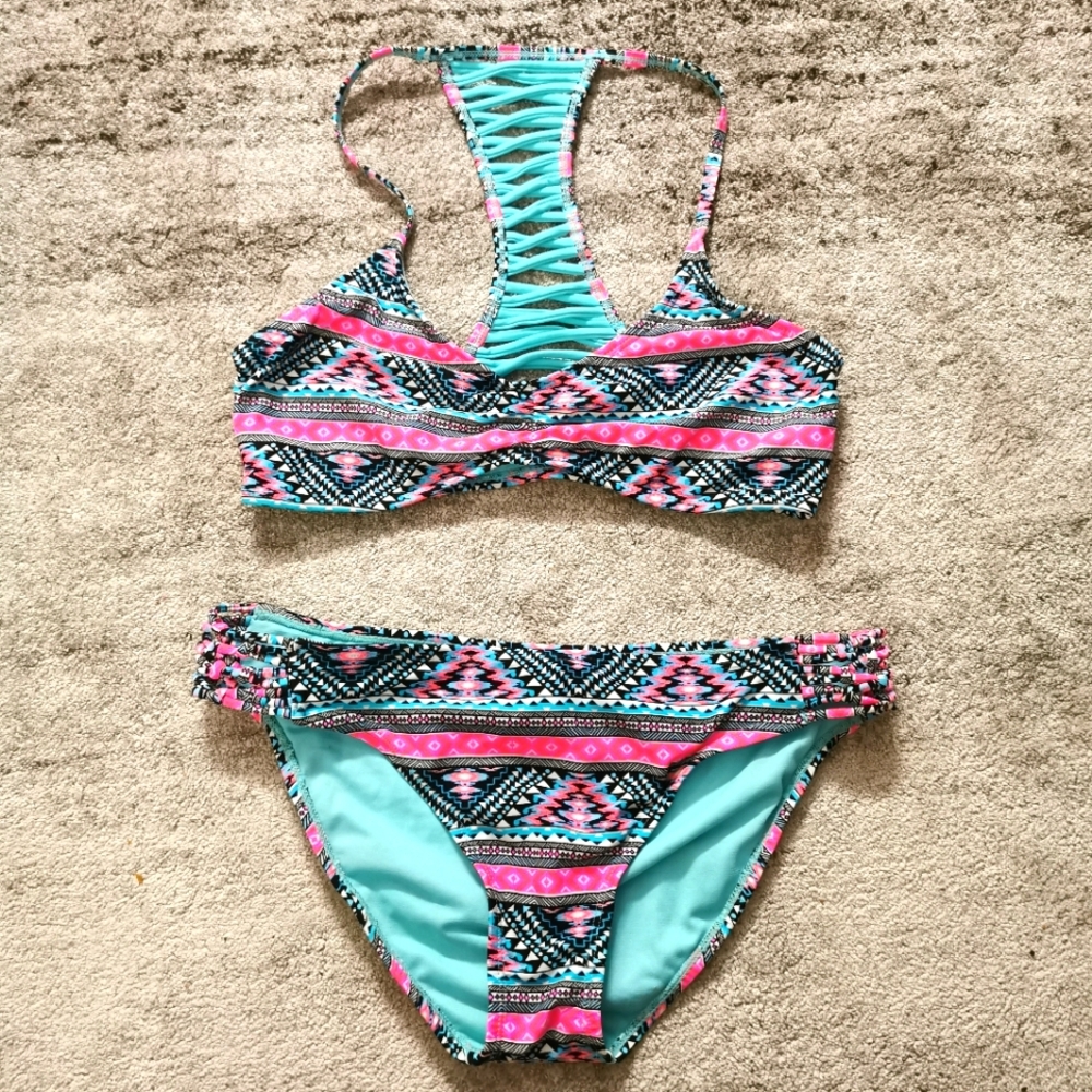 *** HOST PICK *** Island soul bikini set